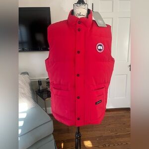 NWT Men’s Canada Goose Freestyle Vest
Size XL